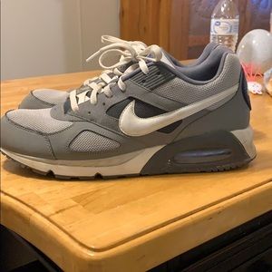 Nike air max’s